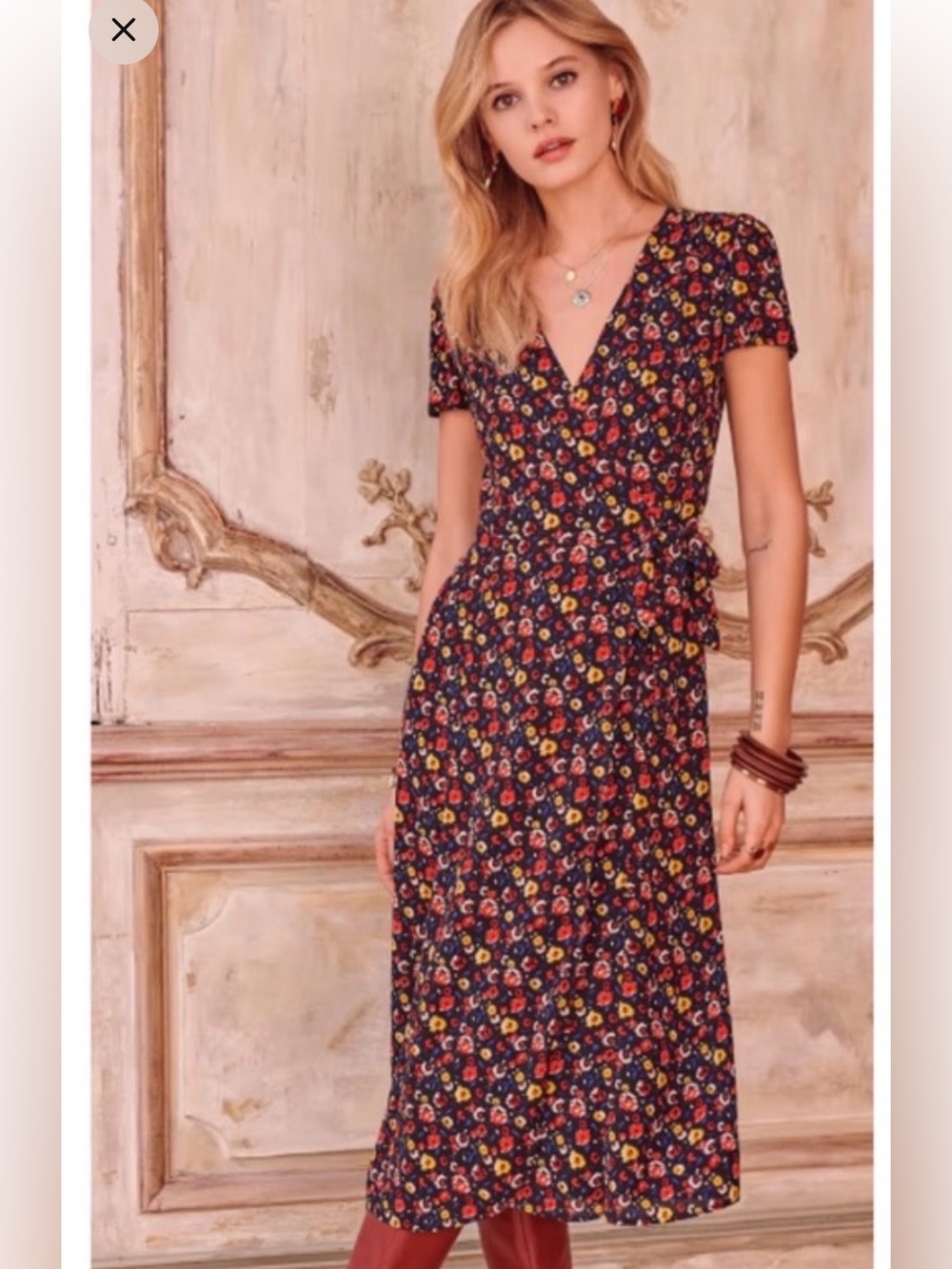 Sezane Amber Floral strap Dress. Size 34 (US 2). 100% Viscose. Flutter sleeves.